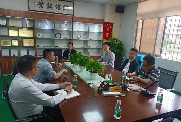 合发齿轮总经理曹小林先生进行接待，并做工作汇报